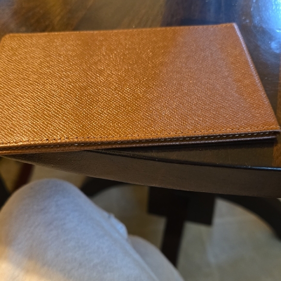 Louis Vuitton Brown Key Card Holder Elegant Accessory. Unisex, It Is NWOT - Picture 11 of 12